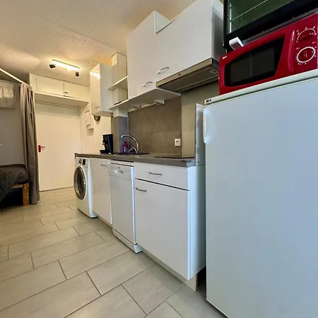 Joli A Quelques Metres Des Plages