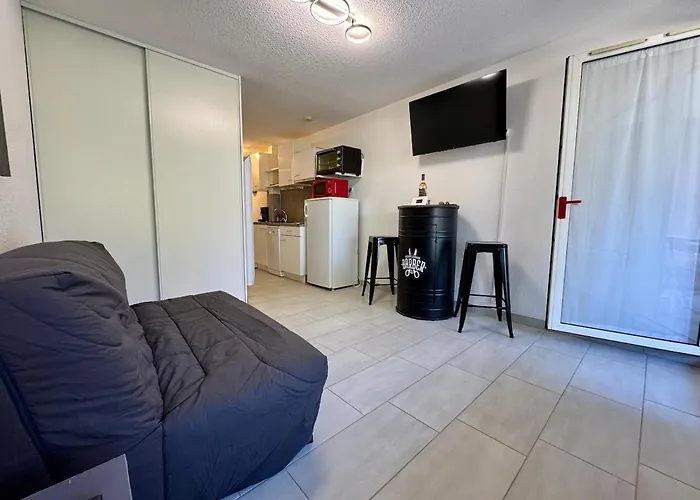 Joli A Quelques Metres Des Plages La Londe-les-Maures